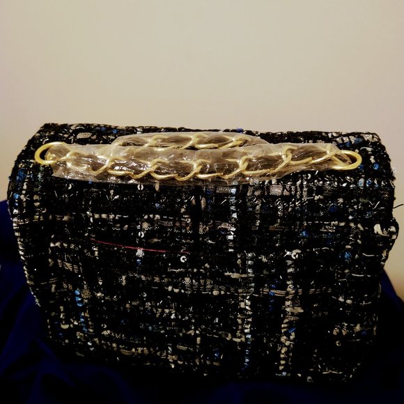 Elegant Blue White Black and Silver Tweed Classic Shoulder Bag - Picture 8 of 10